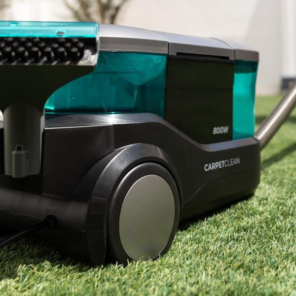 Imagen 7 Aspirador de tapicerías Cecotec con 800 W de potencia, doble depósito de agua y kit de accesorios para una limpieza profunda y eficaz en sofás y alfombras.