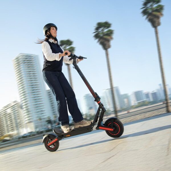 Imagen 5 Patinete eléctrico Cecotec Bongo D40 XL Suspension Connected con 800W de potencia, 40 km de autonomía y doble suspensión para un confort total en ciudad.