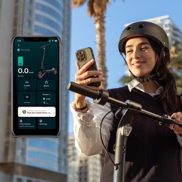Imagen 7 Patinete eléctrico Cecotec Bongo D40 XL Suspension Connected con 800W de potencia, 40 km de autonomía y doble suspensión para un confort total en ciudad.