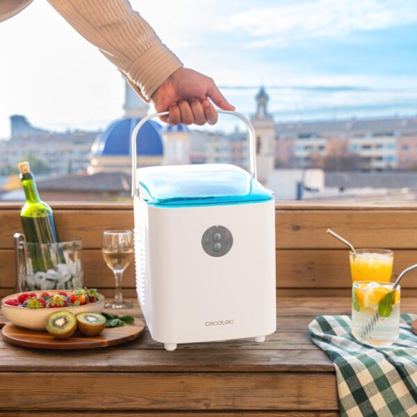 Imagen 8 Máquina de hielo compacta de 120 W con producción de 12 kg diarios. Diseño portátil, función de autolimpieza y panel de control intuitivo para cubitos rápidos.