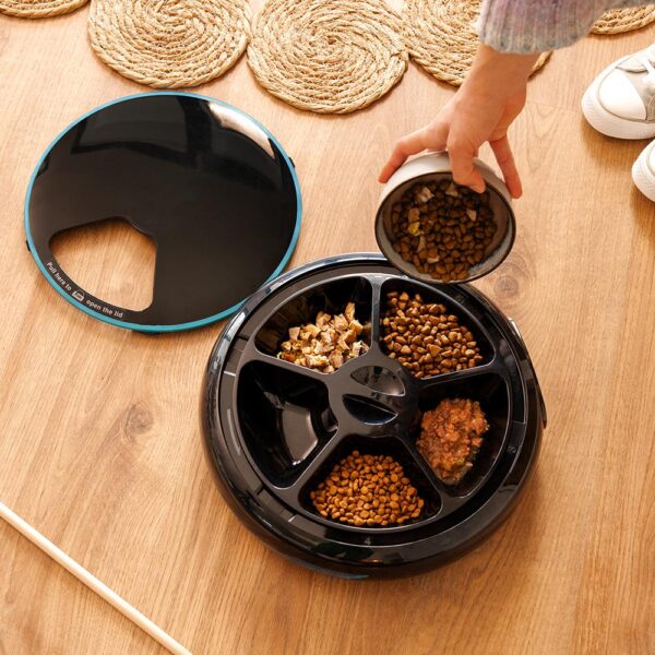 9562-Imagen-6 Imagen 6 Cuida la alimentación de tus mascotas con el dispensador automático Cecotec Pumba 1600 Purrfect Meal. Incluye capacidad de 1,6L y cuatro compartimentos.