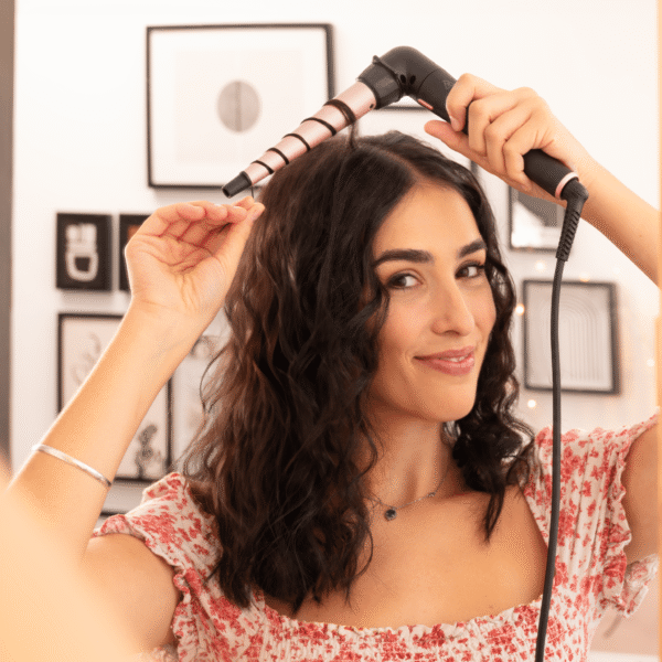 969-Imagen-7 Imagen 7 Rizador multicabezal Cecotec SurfCare MultiWaves con 5 cabezales, diseño ergonómico de 90 grados y revestimiento de turmalina para ondas y rizos profesionales.