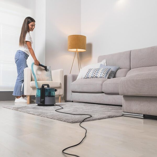 Imagen 6 Limpiatapicerías Conga 4000 Carpet&Spot Clean XL Advance con 600 W y 14 kPa. Elimina manchas difíciles en alfombras y sofás con sus accesorios especializados.