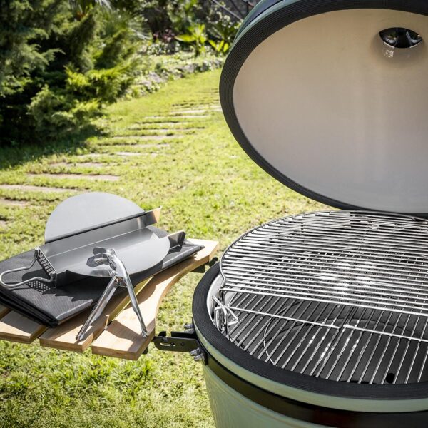 Imagen 2 Pack de accesorios DragonPack 6000 M para barbacoa kamado DragonFire 6600. Incluye pinzas, cubierta protectora y atizador para un manejo y cuidado óptimo.