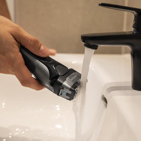 Imagen 8 Afeitadora laminar CECOTEC PrecisionCare x-Trimm Triple. Equipada con 3 cuchillas de acero inoxidable, 60 min de autonomía y resistencia al agua IPX6.