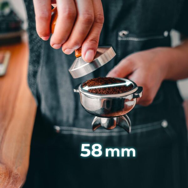Imagen 5 Cafetera espresso profesional Baristeo Intima de Cecotec con 20 bares de presión, sistema Thermoblock doble y manómetro para un café perfecto en casa.