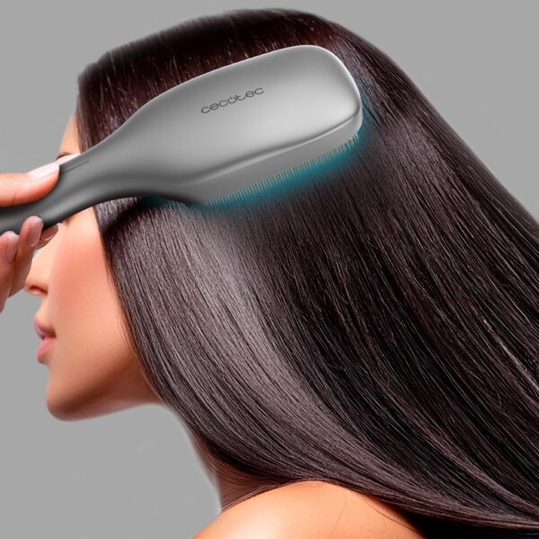 Imagen 8 Cepillo reparador HairCare Revitalize Aluminum de Cecotec con 5 tecnologías: vibración, iones, EMS, láser LLLT y luces LED para regenerar la cutícula capilar.