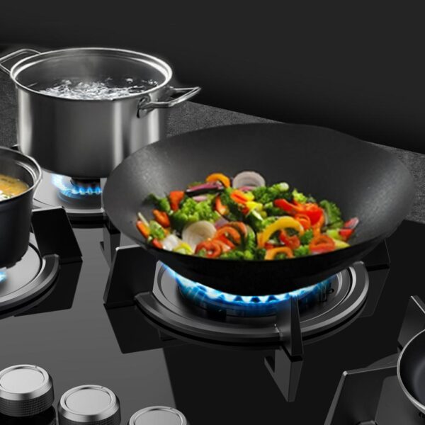 Imagen 8 Placa de gas de cristal templado negro con 5 quemadores Sabaf, parrillas de hierro fundido y autoencendido. Potencia y diseño profesional para tu cocina.