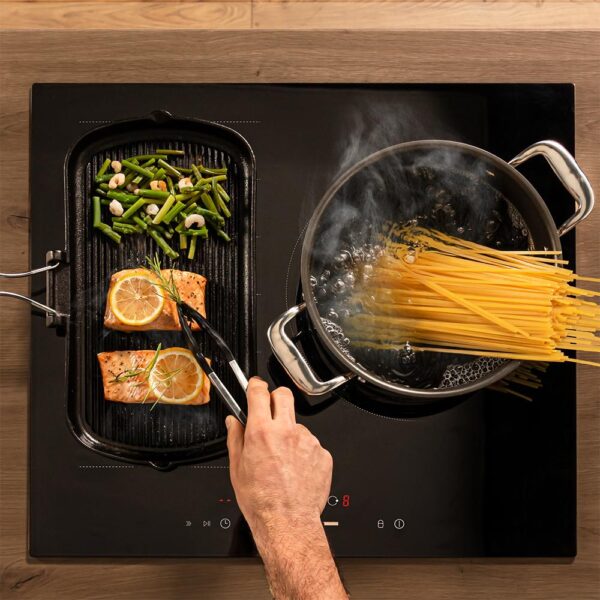 Imagen 5 Placa de inducción Bolero Squad I 3001 Fullflex de 6600 W. Cuenta con zona flexible, 9 niveles de potencia, control Touch Slider y función Booster rápida.