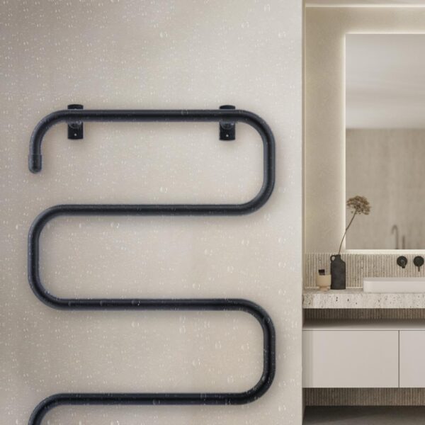 Imagen 6 Radiador toallero eléctrico de bajo consumo Cecotec ReadyWarm 5000 Towel Black con 100W, indicador luminoso y doble uso: suelo o pared. Máxima seguridad.