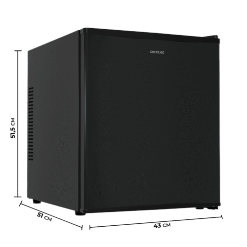 Imagen 2 Nevera mini bar CoolMarket BC SD 47 Black de 44L. Sistema termoeléctrico silencioso de 35 dB, luz LED interior y control mecánico en un elegante diseño negro.