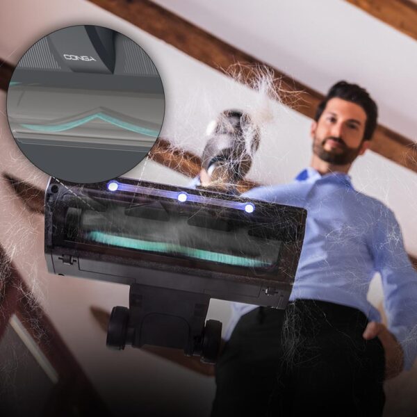 A01_EU01_102267-Imagen-7 Imagen 7 Aspirador vertical Cecotec con base de autovaciado, 220 AW, 700 W y 90 min de autonomía. Incluye tubo flexible y cepillo antienredos HairLess Brush.