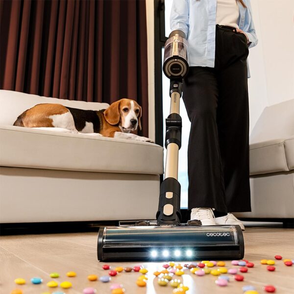 Imagen 5 Aspirador vertical Conga Rockstar 5500 Station Pet Flex de 700 W y 220 AW. Con base de autovaciado, cepillo antienredos y hasta 90 minutos de autonomía total.