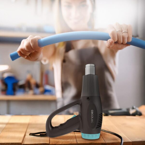 Imagen 5 Pistola de calor Cecotec Hell Gun 3500 con 2000W, temperatura regulable y calentamiento ultrarrápido. Incluye 4 boquillas para decapado, soldadura y secado.