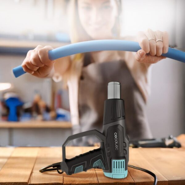 A01_EU01_102513-Imagen-6 Imagen 6 Pistola de calor Cecotec de 2000W con temperatura regulable de 50ºC a 550ºC. Incluye maletín, 4 boquillas y sistema de calentamiento ultrarrápido profesional.