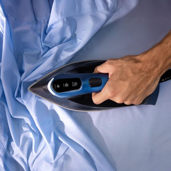 Imagen 8 Centro de planchado Cecotec H-3000 Station Geyser de 3000 W con 600 g/min de golpe de vapor, suela cerámica Turbo Slide y pantalla táctil para resultados profesionales.