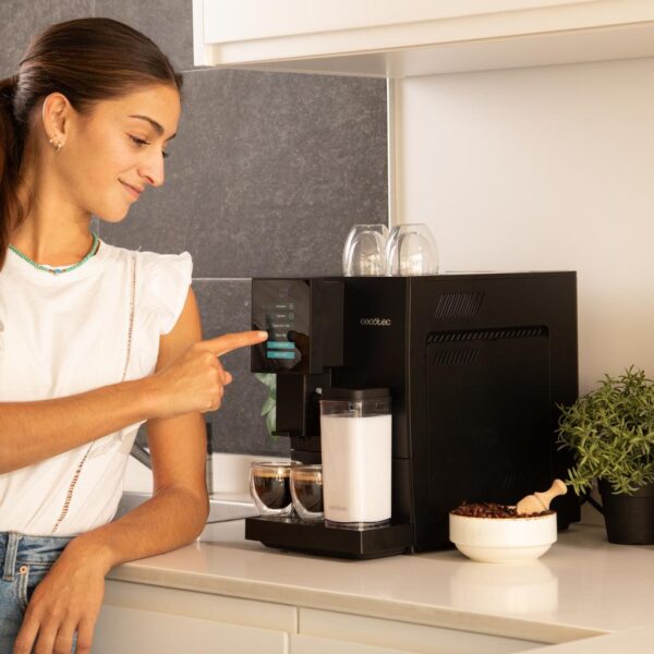 Imagen 5 Cafetera superautomática compacta Cremmaet Compactccino con 19 bares y Thermoblock. Molinillo integrado y sistema de leche para el café perfecto en casa.