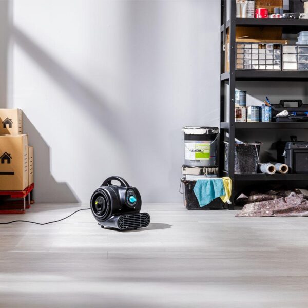 A01_EU01_106745-Imagen-3 Imagen 3 Soplador de aire industrial Cecotec BlowIndustry 2000 FlowFloor con 200W, 1400 RPM y 3 velocidades. Ideal para ventilación y secado rápido de superficies.