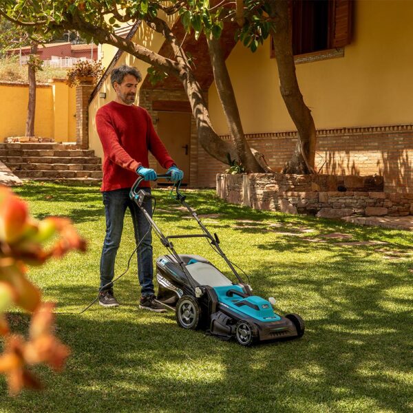 Imagen 3 Cortacésped eléctrico Cecotec de 2000W con ancho de corte de 46cm y propulsión automática. Incluye sistema Z-Tech, 4en1 con mulching y ruedas XL.
