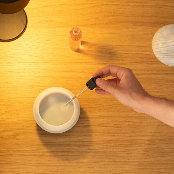 A01_EU01_110323-Imagen-4 Imagen 4 Humidificador ultrasónico Pure Aroma 150 Yang White de Cecotec con función de aromaterapia, depósito de 150 ml, temporizador de 3 horas y 7 colores LED.