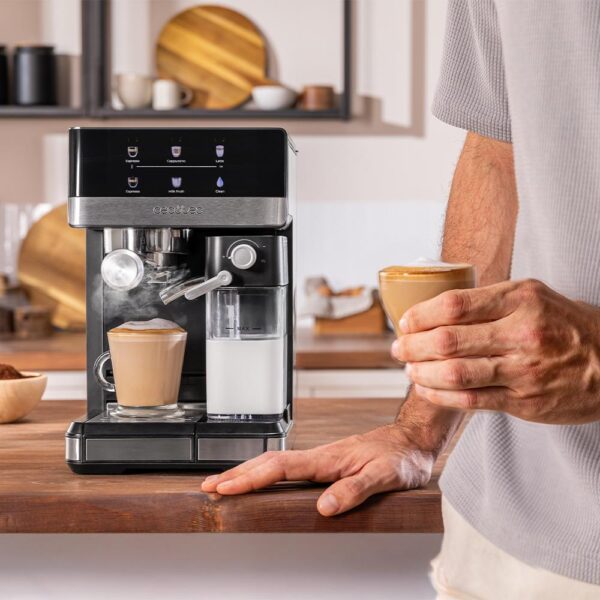 Imagen 6 Cafetera espresso de 20 bares con panel táctil y depósito de leche de 400 ml. Prepara cappuccinos y lattes con sistema Thermoblock y 1350 W de potencia.