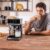 Imagen 7 Cafetera espresso de 20 bares con panel táctil y depósito de leche de 400 ml. Prepara cappuccinos y lattes con sistema Thermoblock y 1350 W de potencia.
