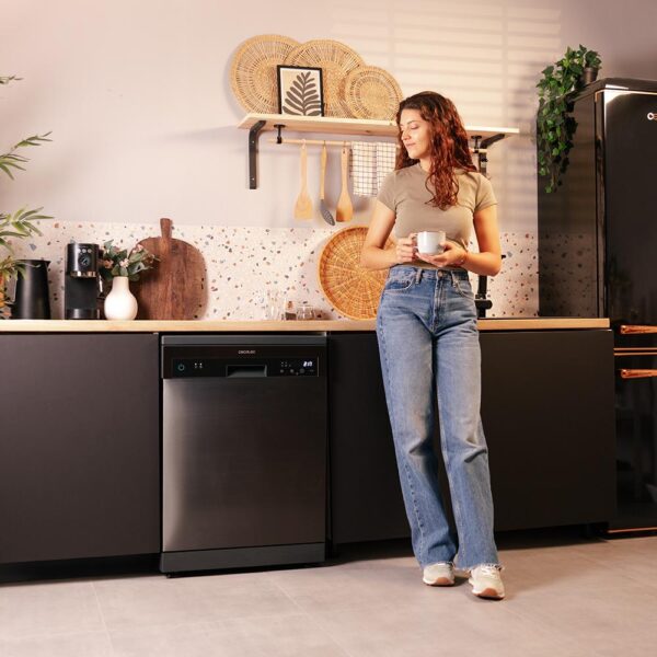 Imagen 6 Lavavajillas Bolero Aguazero 6110 Dark de 60 cm con capacidad para 13 cubiertos. Acabado dark inox, 6 programas de lavado y tecnología Dry+ para un secado óptimo.