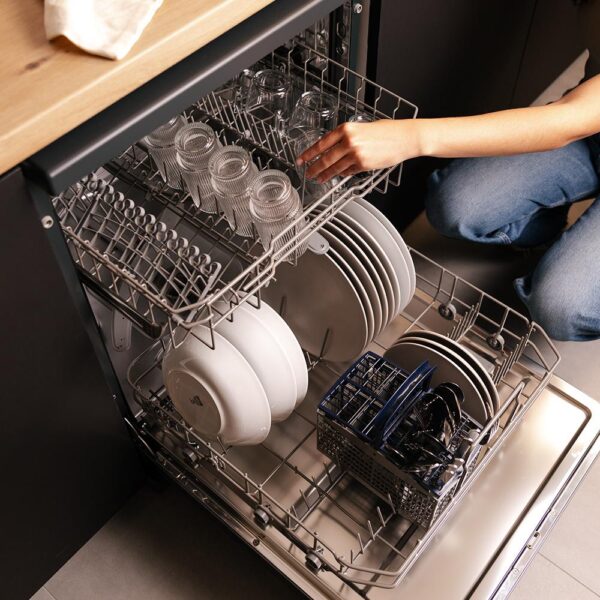 Imagen 8 Lavavajillas Bolero Aguazero 6110 Dark de 60 cm con capacidad para 13 cubiertos. Acabado dark inox, 6 programas de lavado y tecnología Dry+ para un secado óptimo.