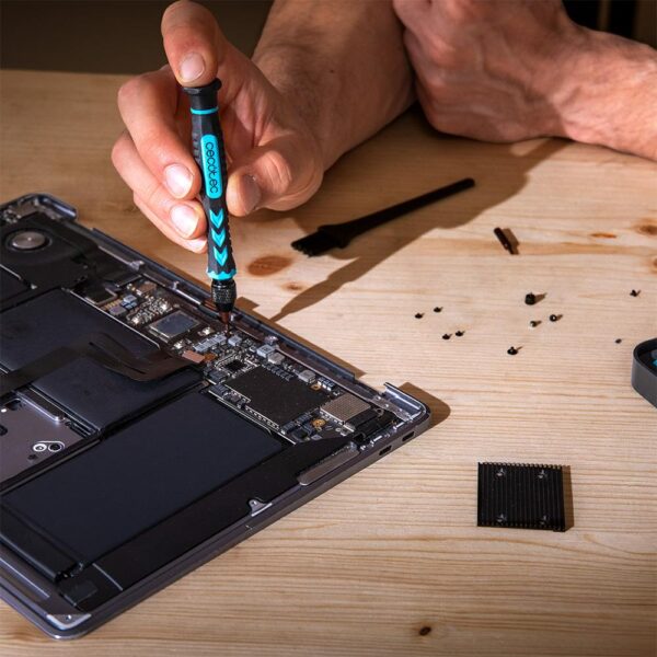 Imagen 4 Kit de destornillador manual de precisión Cecotec PrecissionGyro 100 Set. Incluye múltiples puntas de acero para reparación de dispositivos electrónicos.