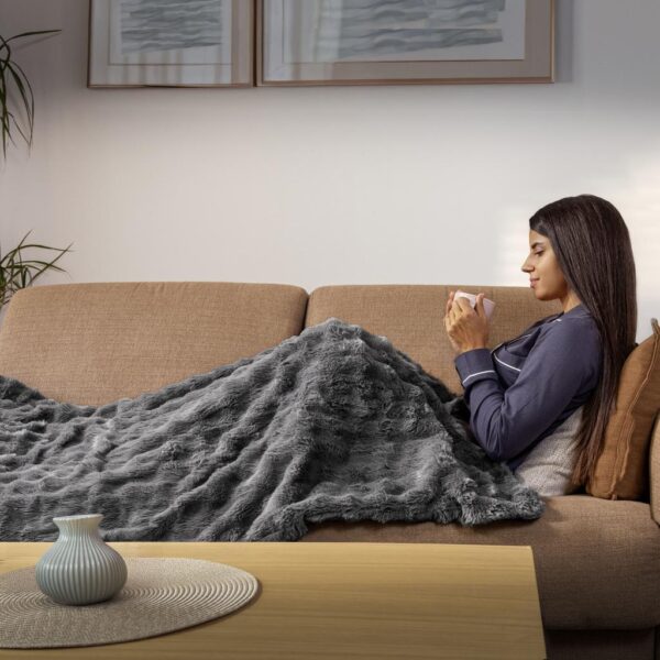 Imagen 5 Manta eléctrica Cecotec HeatConfort Noa de 200 x 180 cm. Disfruta de un calor suave, uniforme y regulable para noches frías de invierno con total seguridad.