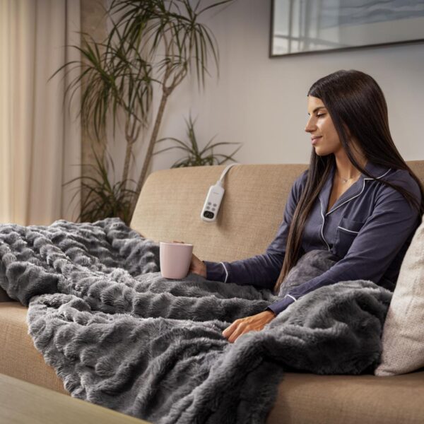 Imagen 5 Manta eléctrica Cecotec HeatConfort Noa de 160x130 cm. Proporciona un calor suave y uniforme para el frío diario, con protección contra el sobrecalentamiento.
