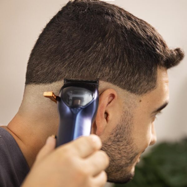 Imagen 6 Cortapelos profesional Cecotec PrecisionCare Expert Vector con motor vectorial de 9200 rpm y cuchillas de alta precisión para un acabado definido y rápido.