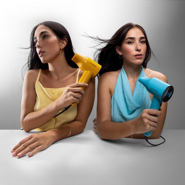 Imagen 6 Secador de pelo Cecotec DryNova Blue con motor brushless de 1600 W y 110.000 RPM. Diseño compacto e iónico para un secado profesional, rápido y sin encrespamiento.